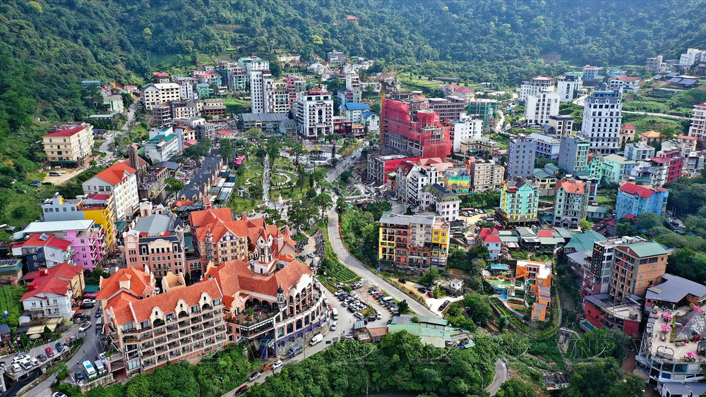 Hanoi + Halong Bay + Sapa + Fansipan + Rong May Glass Bridge + Tamdao